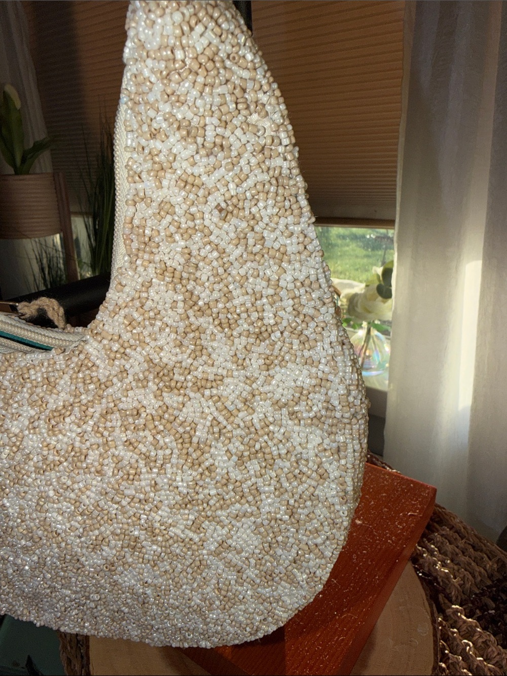America & Beyond Sea Turtle Shell Beaded Hobo Bag Ivory Green NWT - Picture 4 of 7